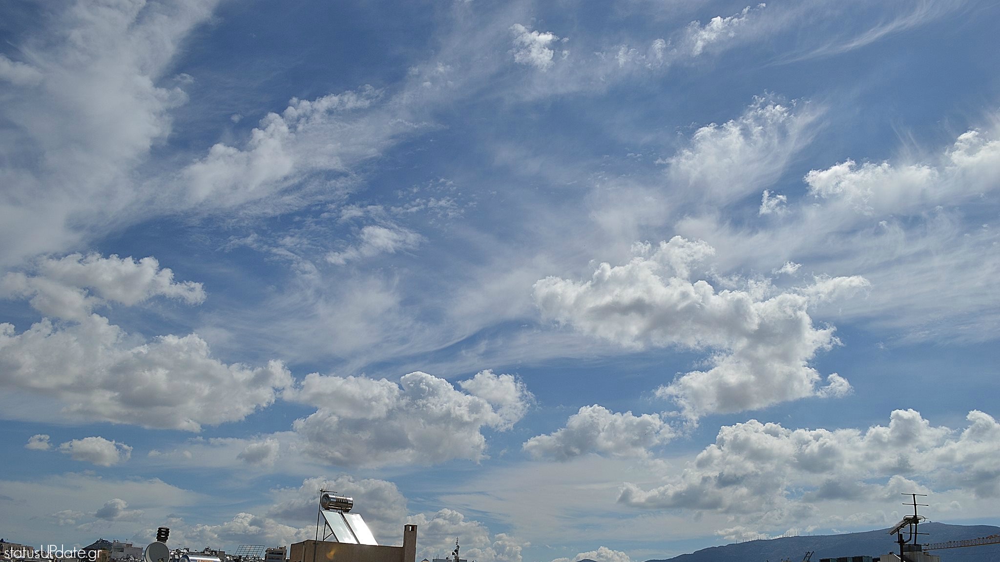 Sky with delicate clouds - status update